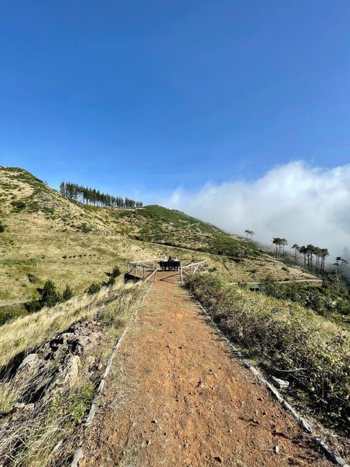 ホテル Mountain Eco Shelter 4 フンシャル エクステリア 写真